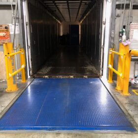 Dock Telescopic gates open with truck parked